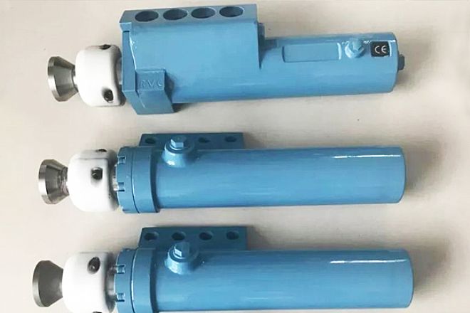 鑄造用清理鑄件內(nèi)砂芯，不可缺少氣動(dòng)除芯錘